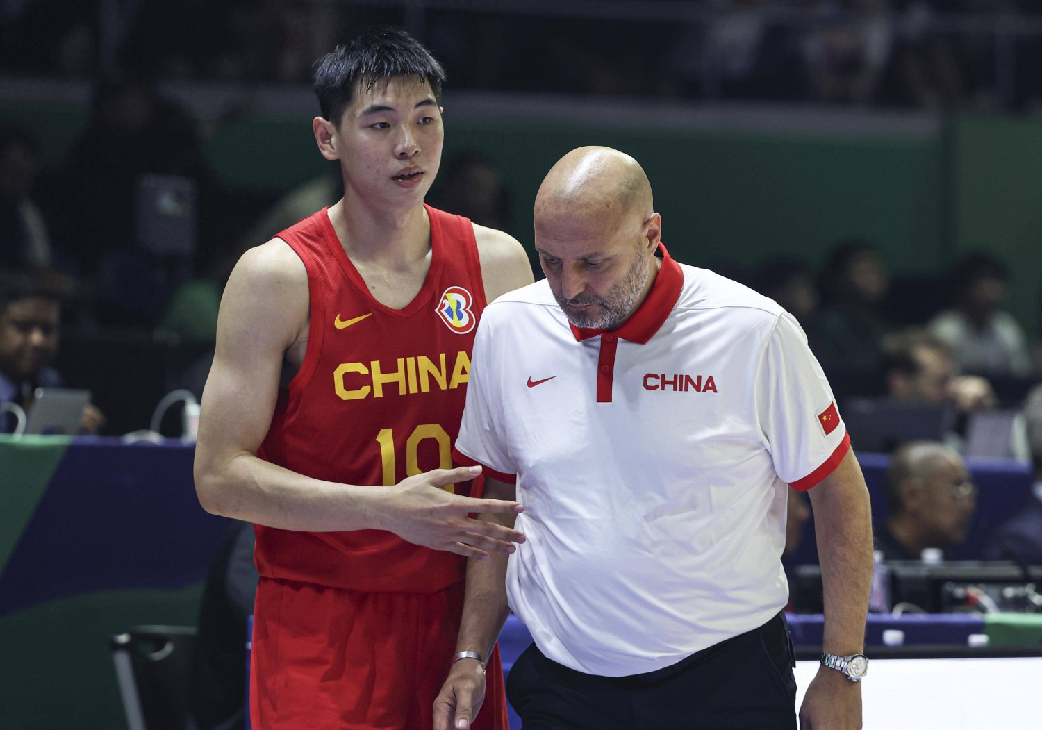 包含易建联退役:后易时代谁来扛旗?的词条 包含易建联退役:后易时代谁来扛旗?的词条