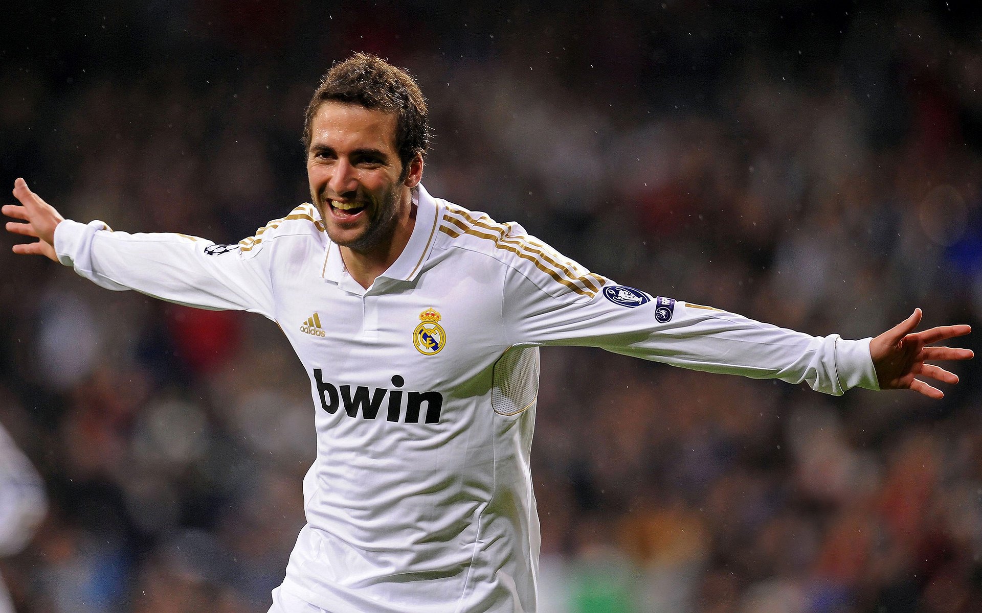 《美联社》：荷兰女足在预选赛中与西班牙队激战，荷兰女足对美国女足预测