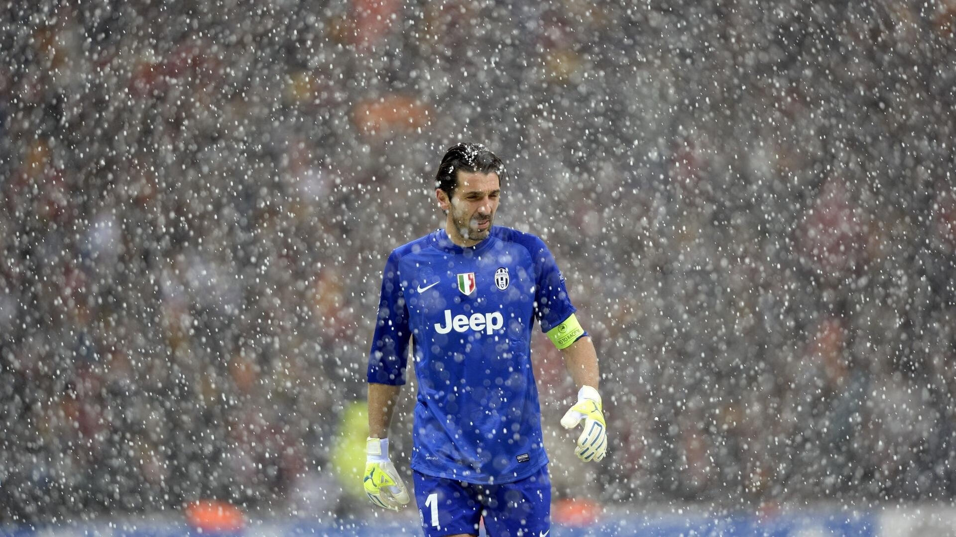 德甲赛场出现新颖战术布局，德甲球赛