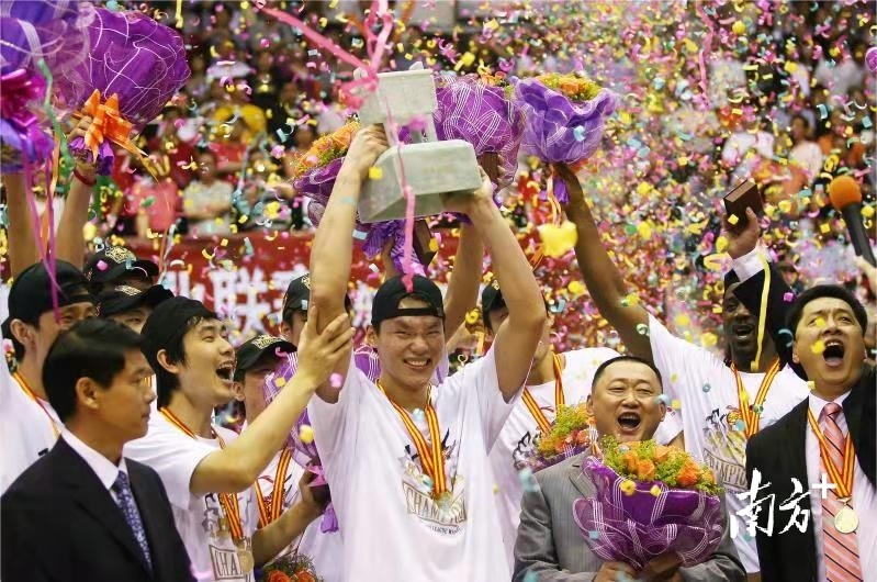 广东宏远：十一冠王的成功密码