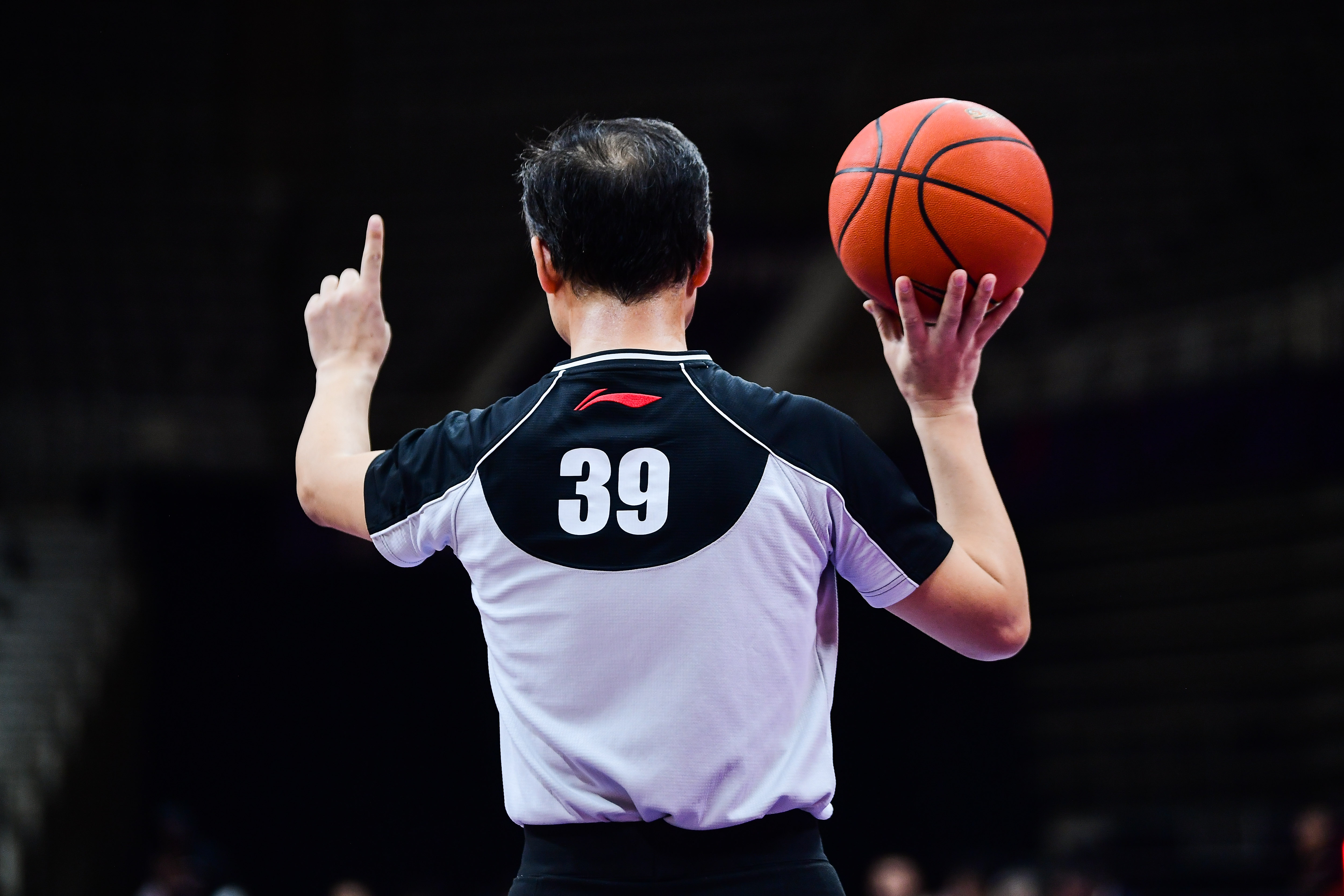 关于电子裁判试点：CBA测试自动判罚系统的信息