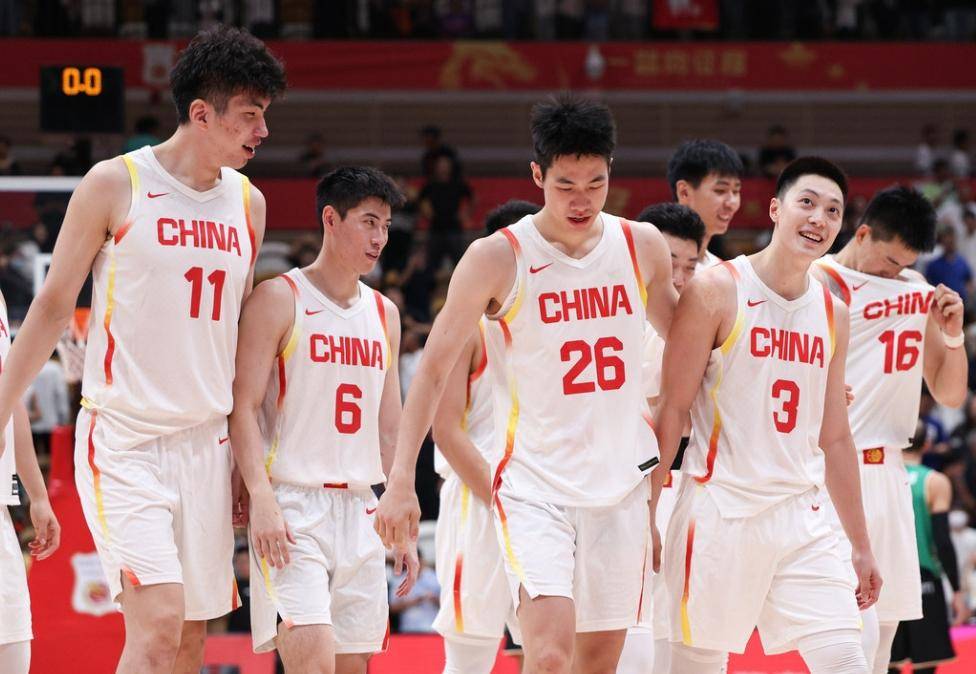 联防vs人盯人：中国男篮的防守困境