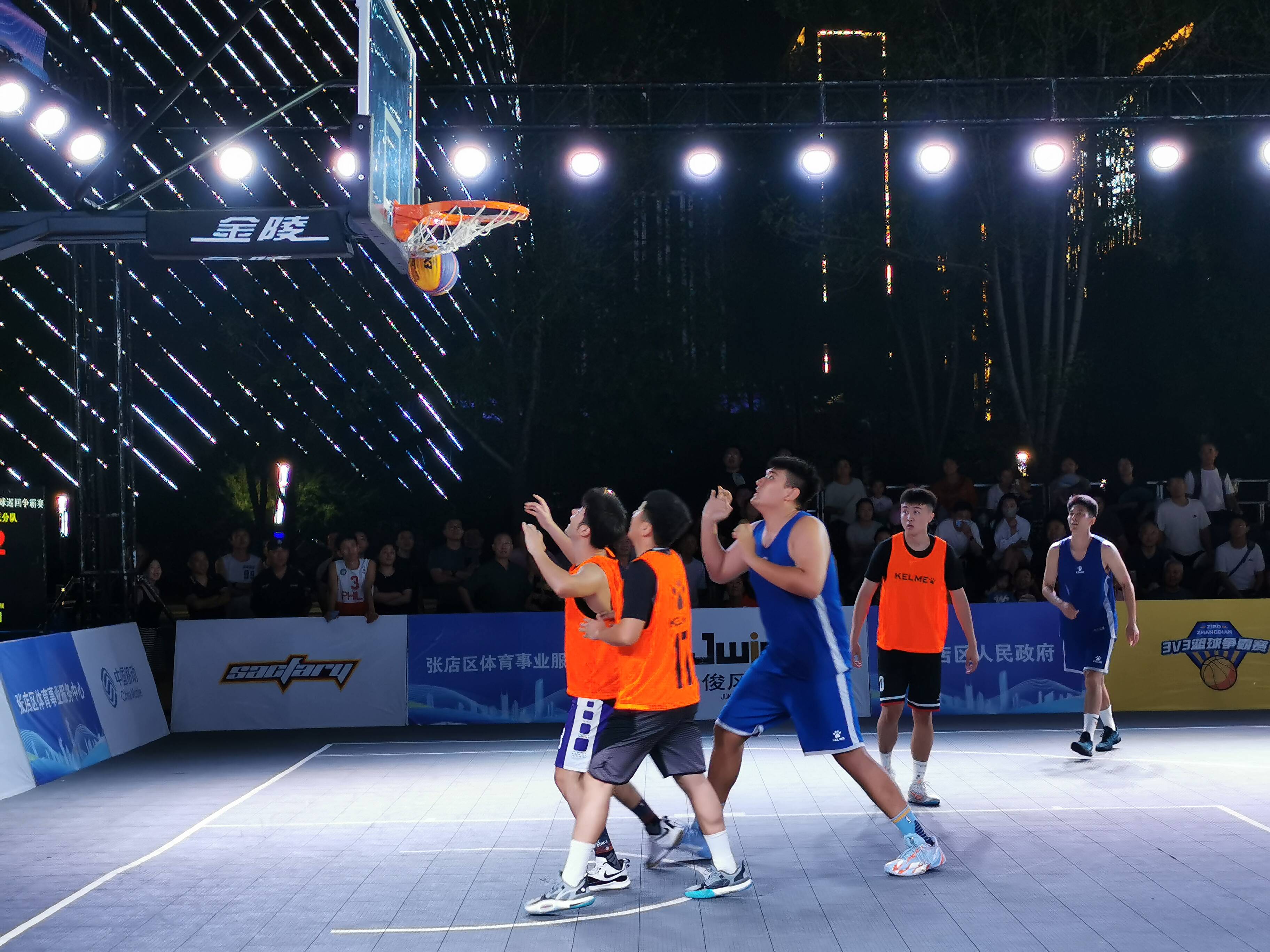 九游体育官网-篮球主题酒吧走红，球迷观赛新去处的简单介绍